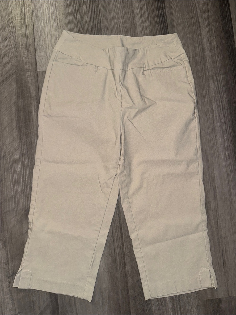 Lulu-B 4 khaki cropped pants golf casual tan stretch women’s